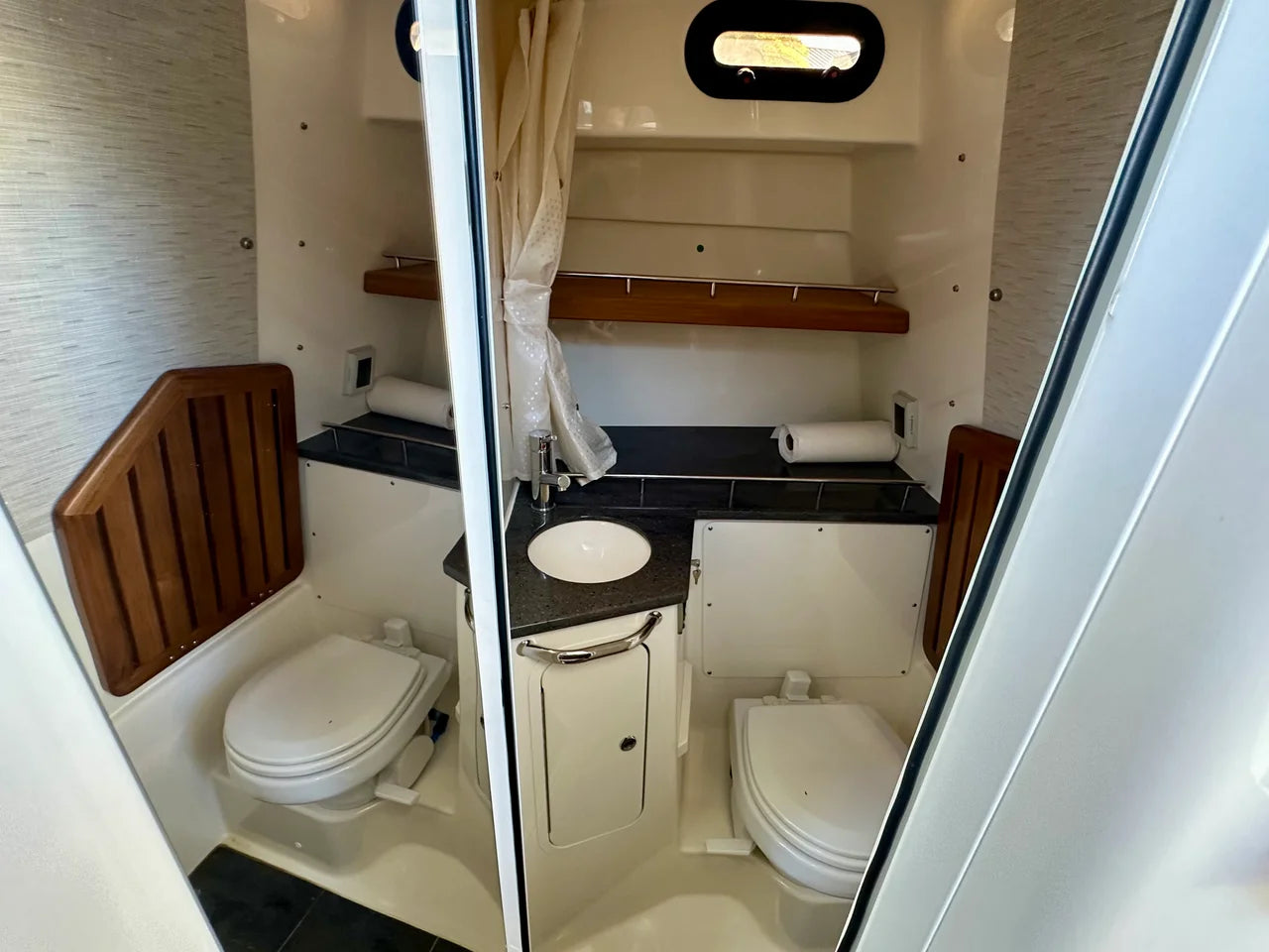 2023 Boston Whaler 350 REALM 35.0 feet, Fort Myers, FL #16