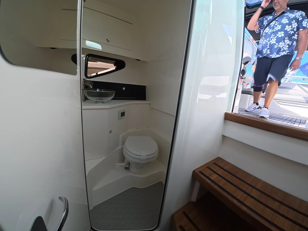 2027 Sea Ray SLX 360 Outboard 36.0 feet, Somers Point, New Jersey #25