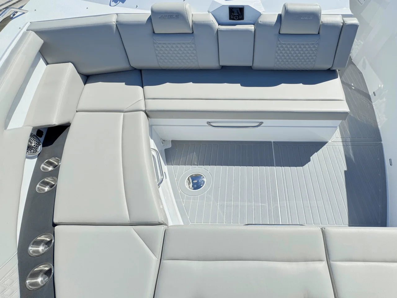 2025 Cruisers Yachts 42 GLS Outboard 42.0 feet, Pensacola, Florida #10