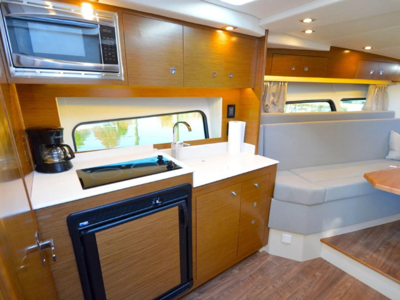 2016 Cruisers Yachts 390 EXPRESS COUPE 39.0 feet, Stuart, FL #29