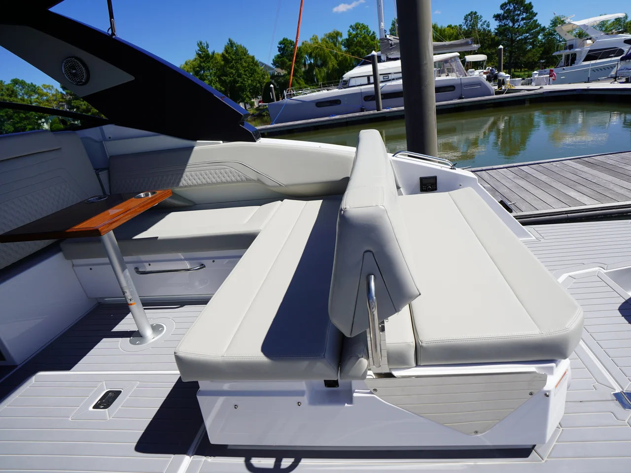2026 Cruisers Yachts 34 GLS Outboard 34.0 feet, Grasonville, MD #29