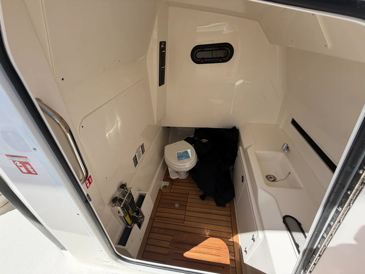 2026 Boston Whaler 330 Outrage 33.0 feet, Jupiter, Florida #37