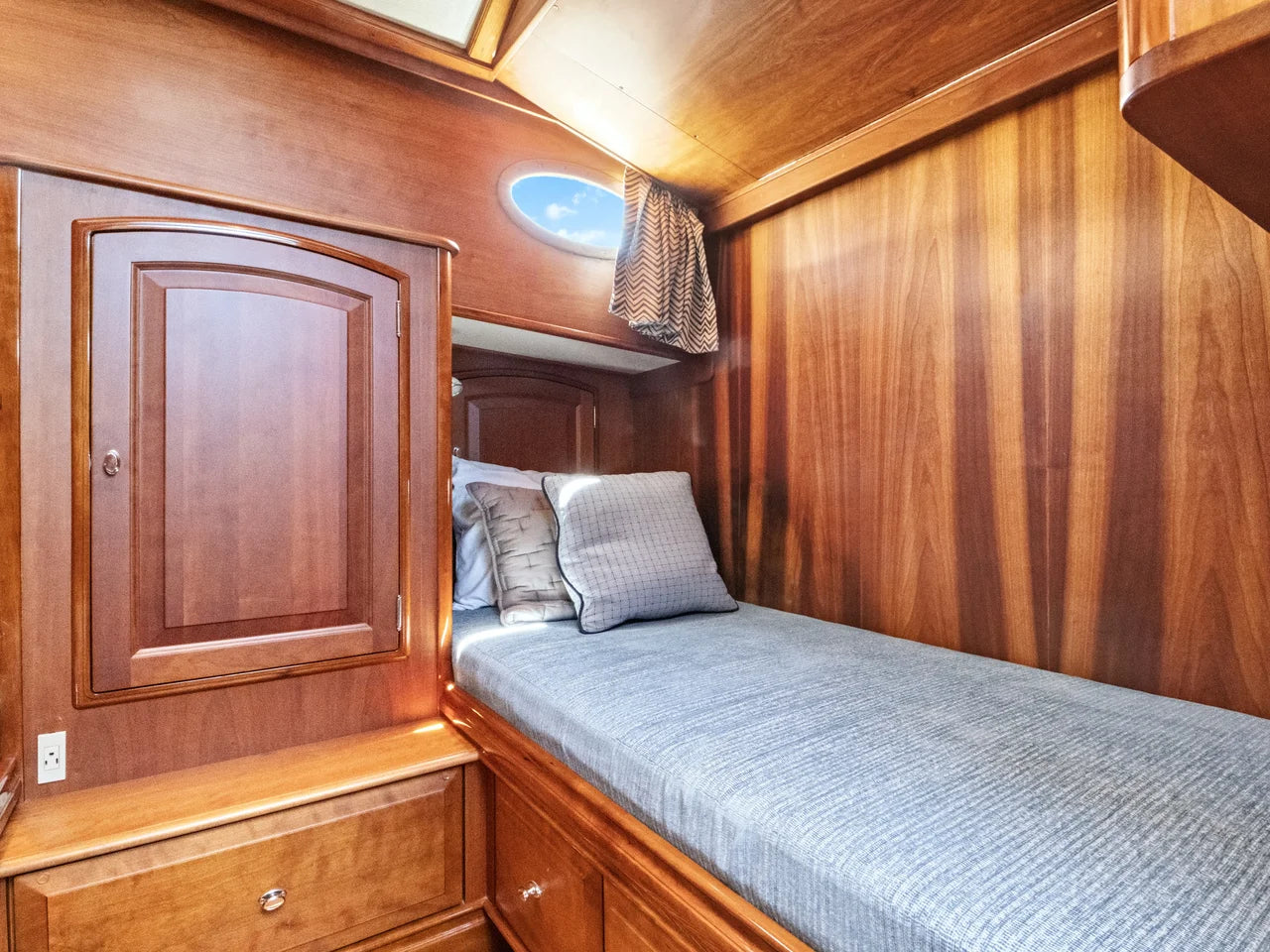 2007 Hinckley TALARIA 55MY 55.0 feet, West Palm Beach, FL #54