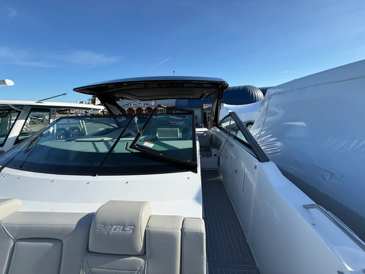 2027 Cruisers Yachts 34 GLS Outboard 34.0 feet, Venice, Florida #11