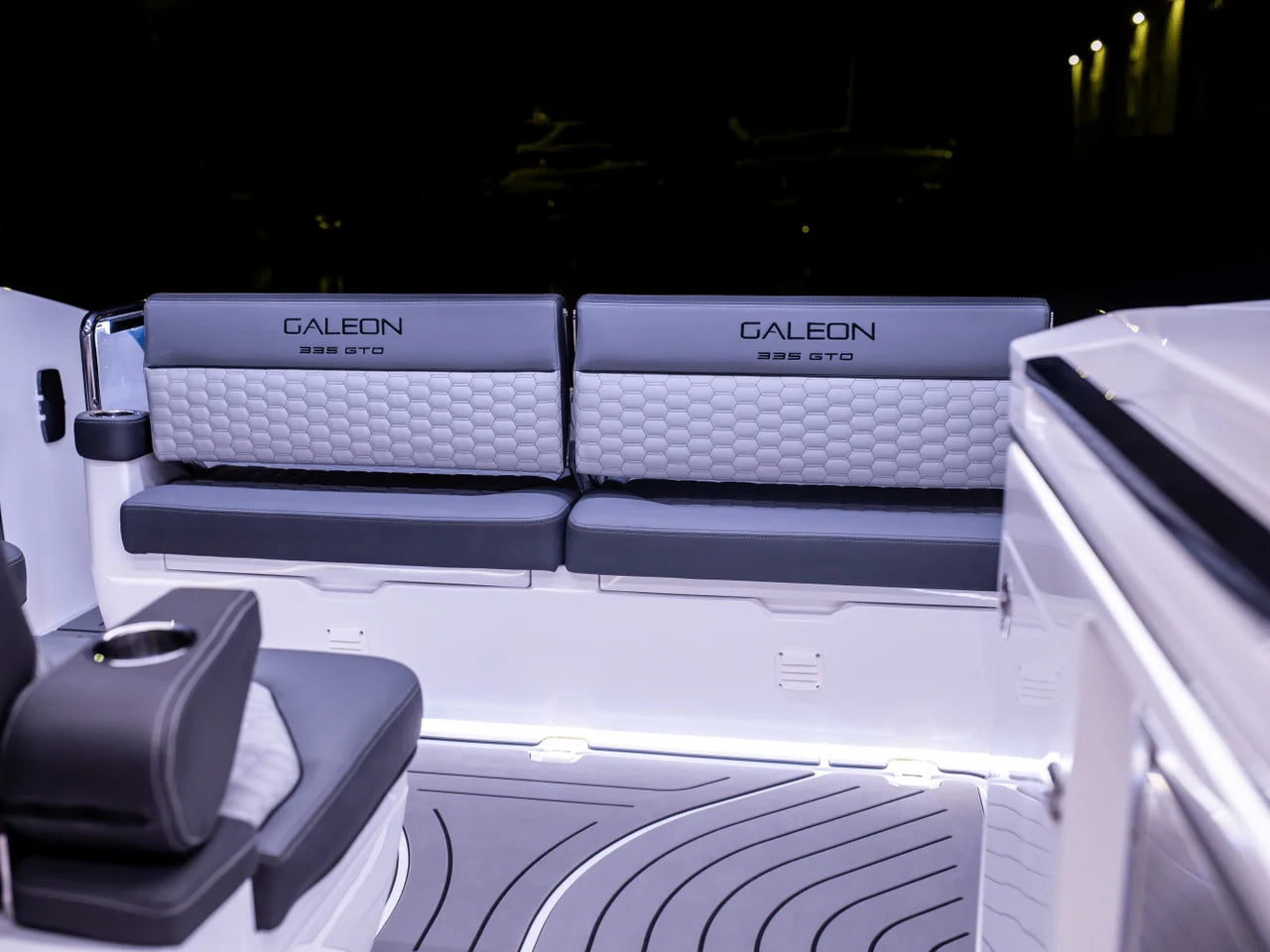 2026 Galeon 335 GTO 33.0 feet, Inuvik, Northwest Territories #76