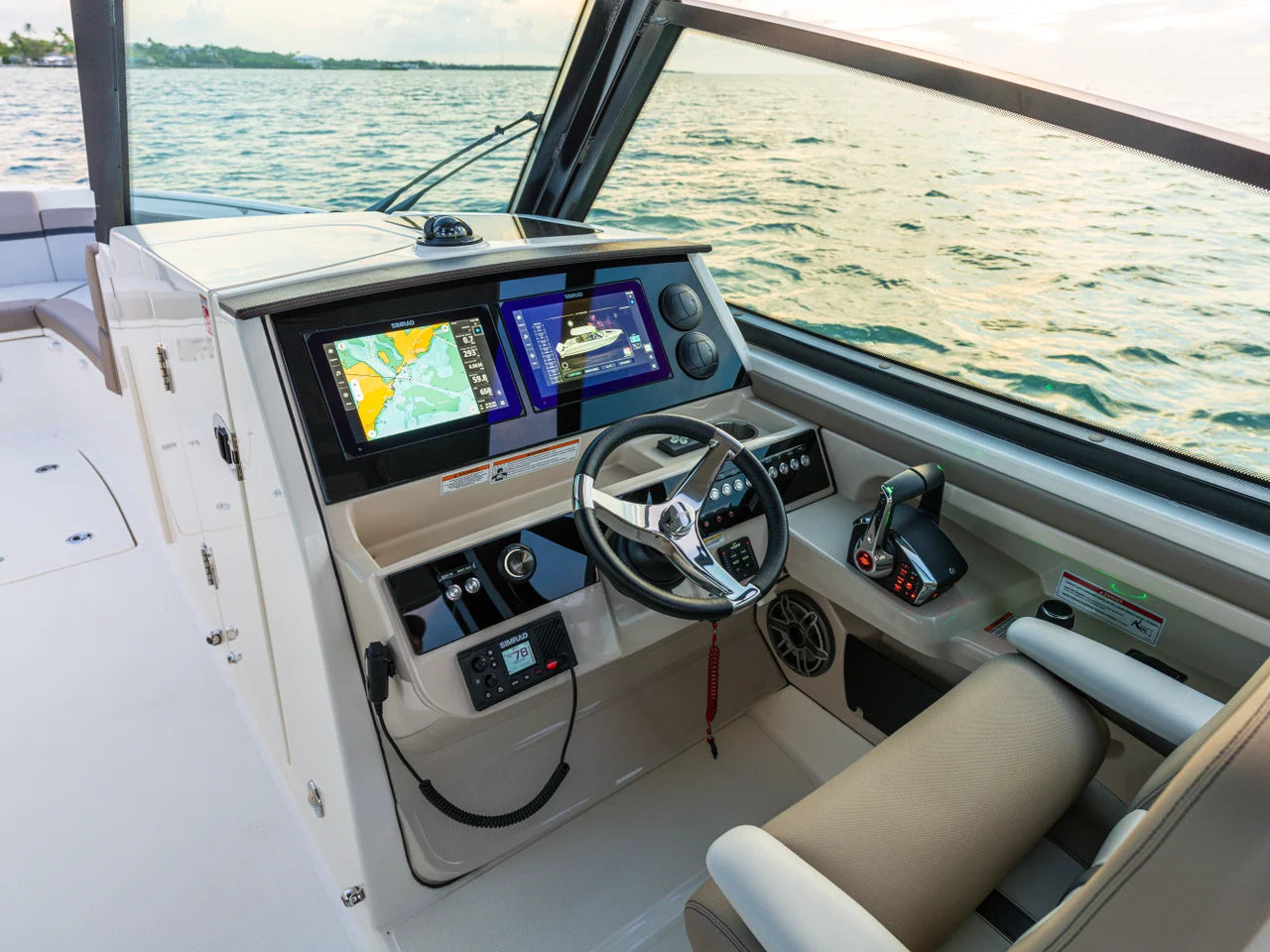 2027 Boston Whaler 330 Vantage 33.0 feet, Naples, Florida #26