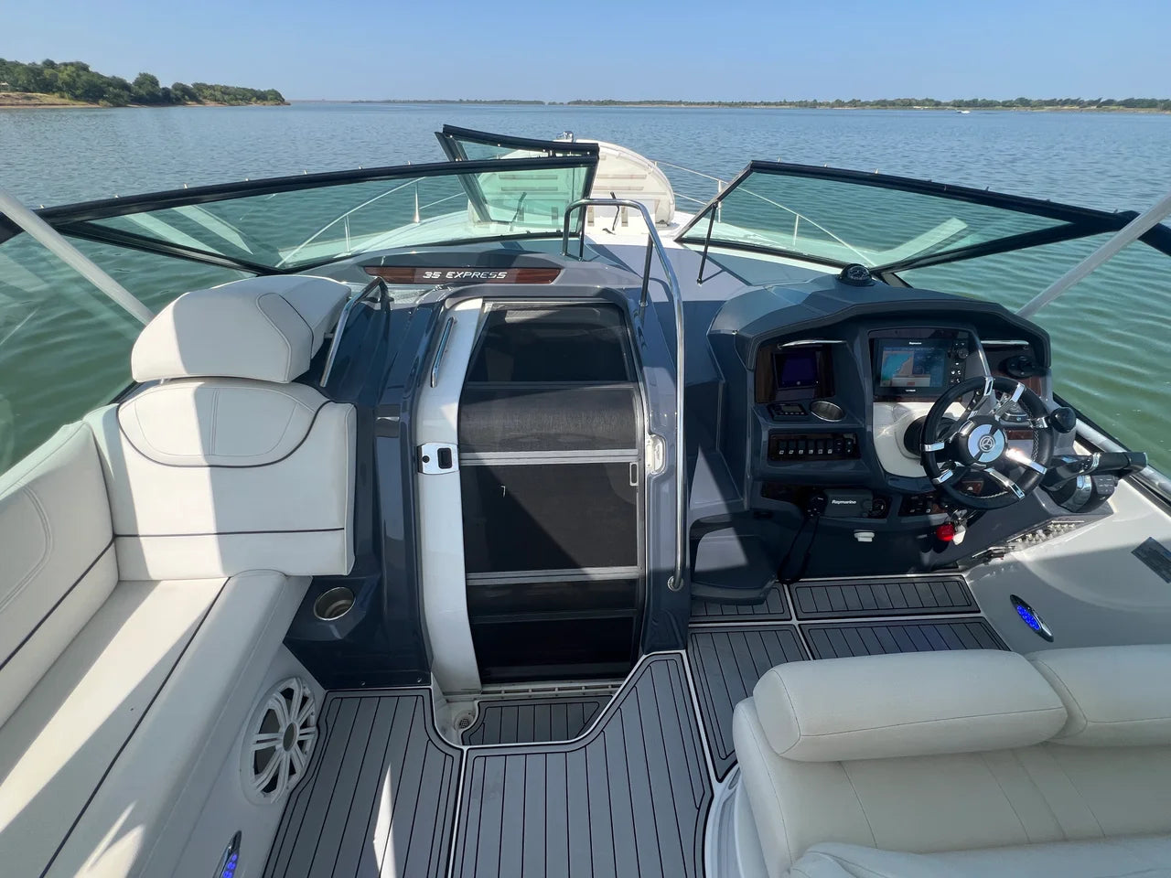 2018 Cruisers Yachts 35 EXPRESS 35.0 feet, Lewisville, TX #21