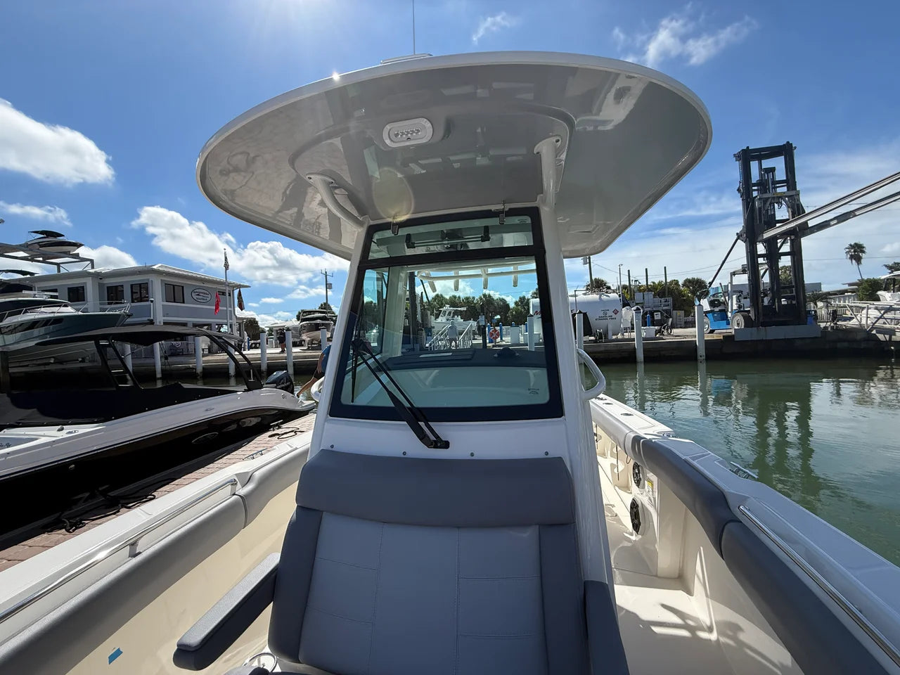 2027 Boston Whaler 250 Outrage 25.0 feet, Sarasota, FL #9