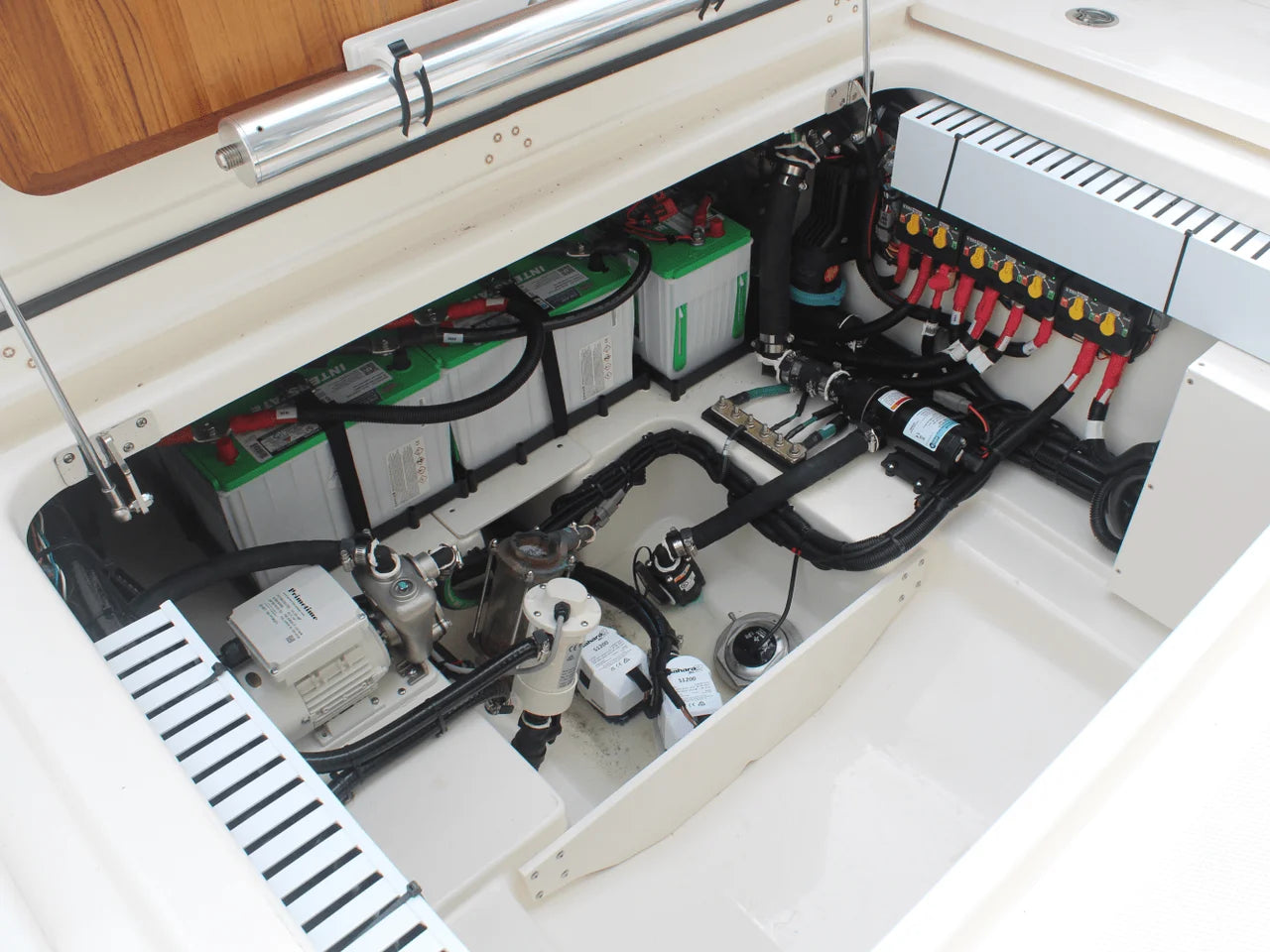 2026 Boston Whaler 330 Vantage 33.0 feet, Charleston, SC #25