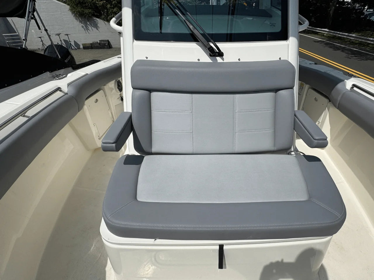 2026 Boston Whaler 250 Outrage 25.0 feet, Huntington, NY #28