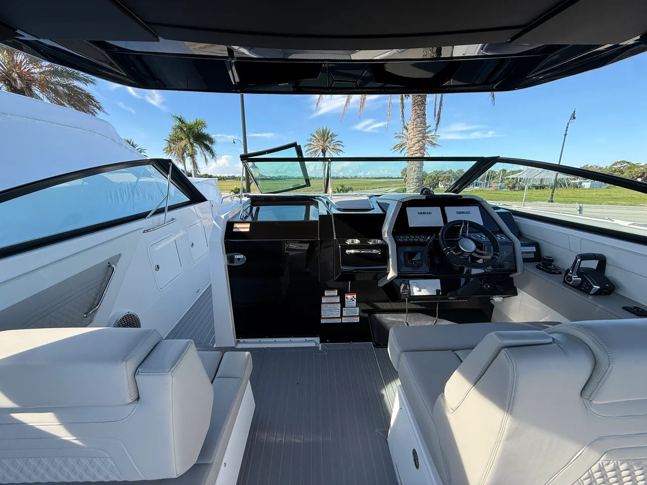 2027 Cruisers Yachts 34 GLS Outboard 34.0 feet, Venice, Florida #21