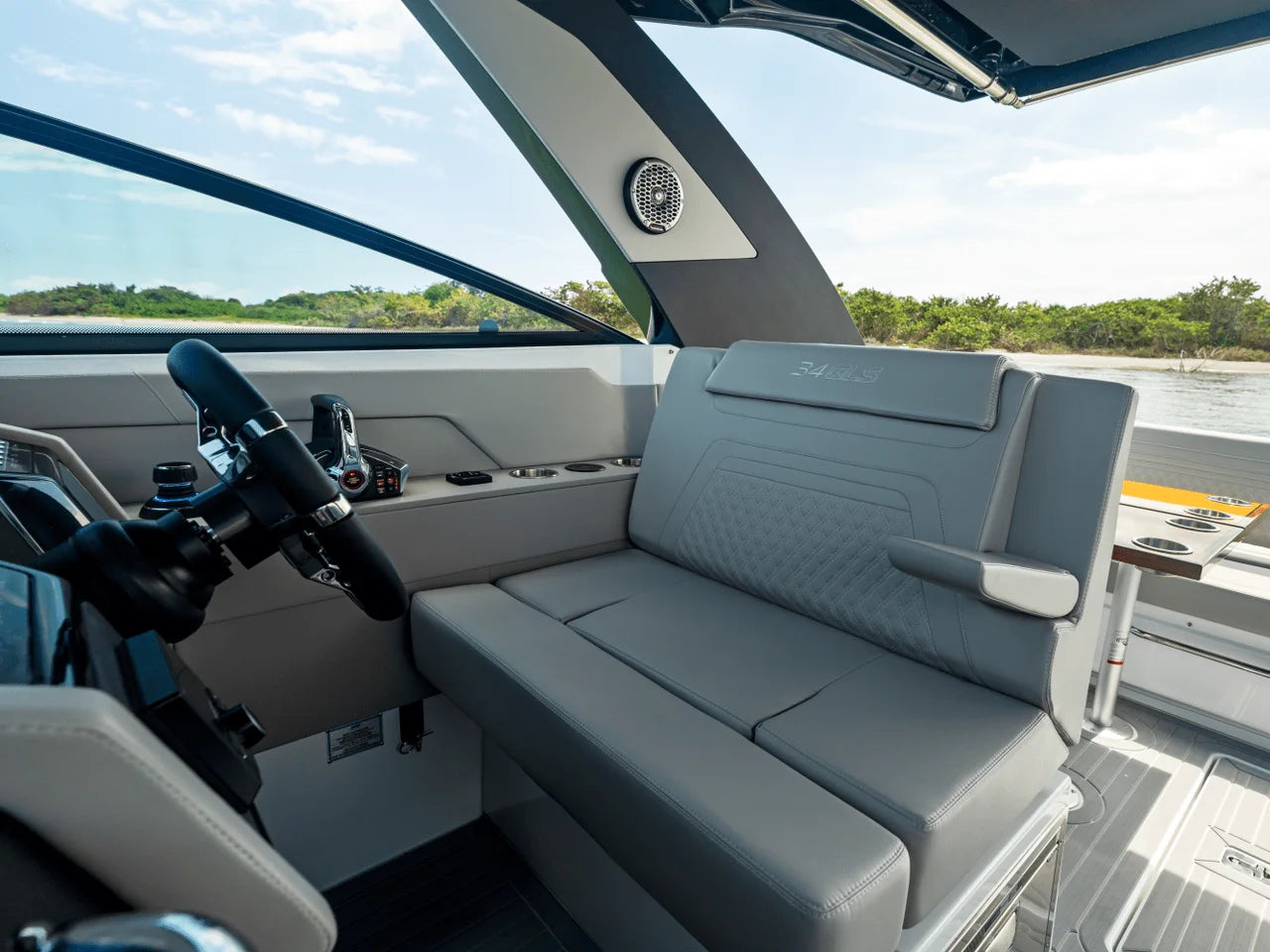 2026 Cruisers Yachts 34 GLS Outboard 35.0 feet, Inuvik, Northwest Territories #69
