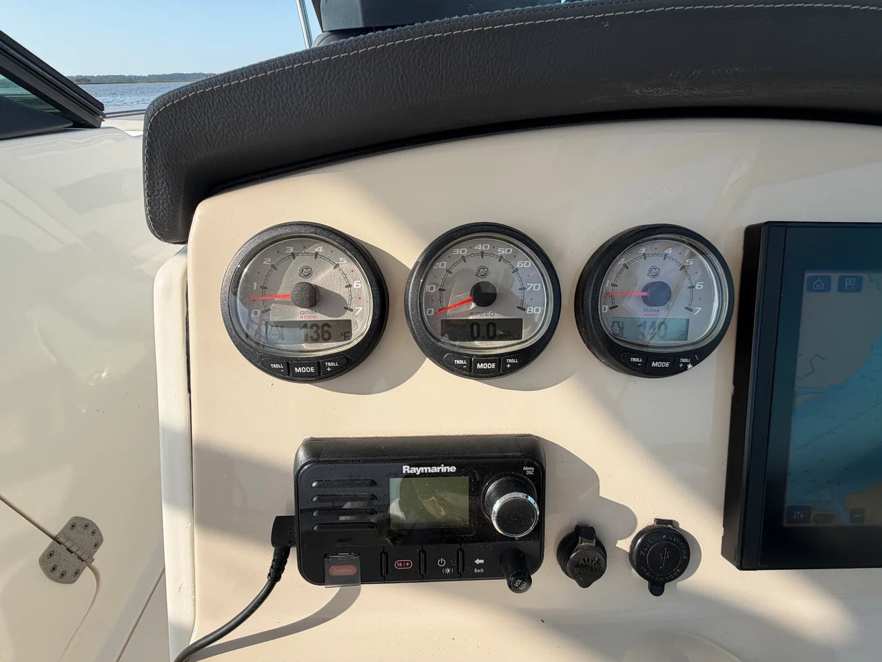 2018 Boston Whaler 270 VANTAGE 27.0 feet, Charleston, SC #24