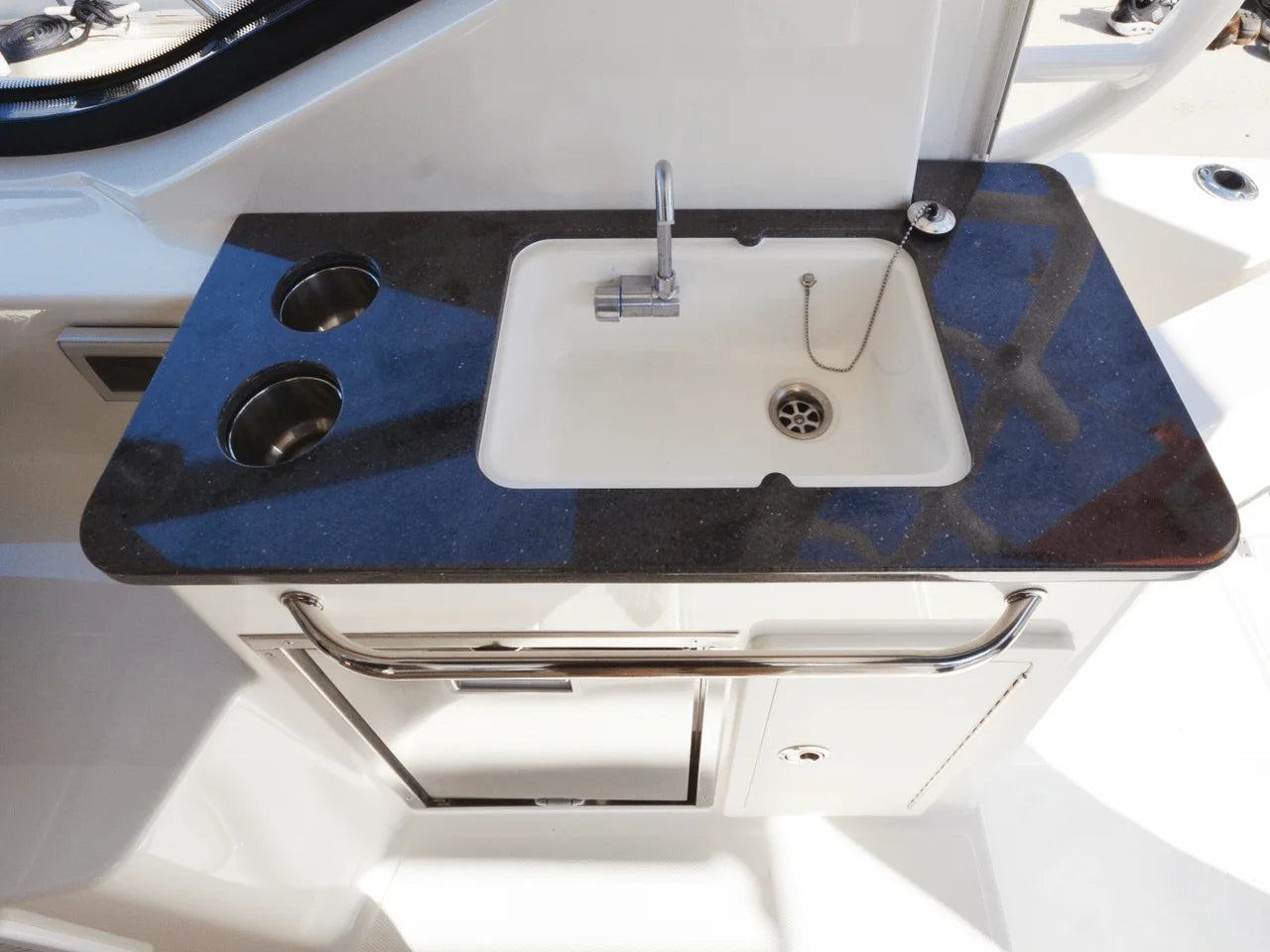 2027 Boston Whaler 325 Conquest 32.0 feet, Norwalk, Connecticut #58