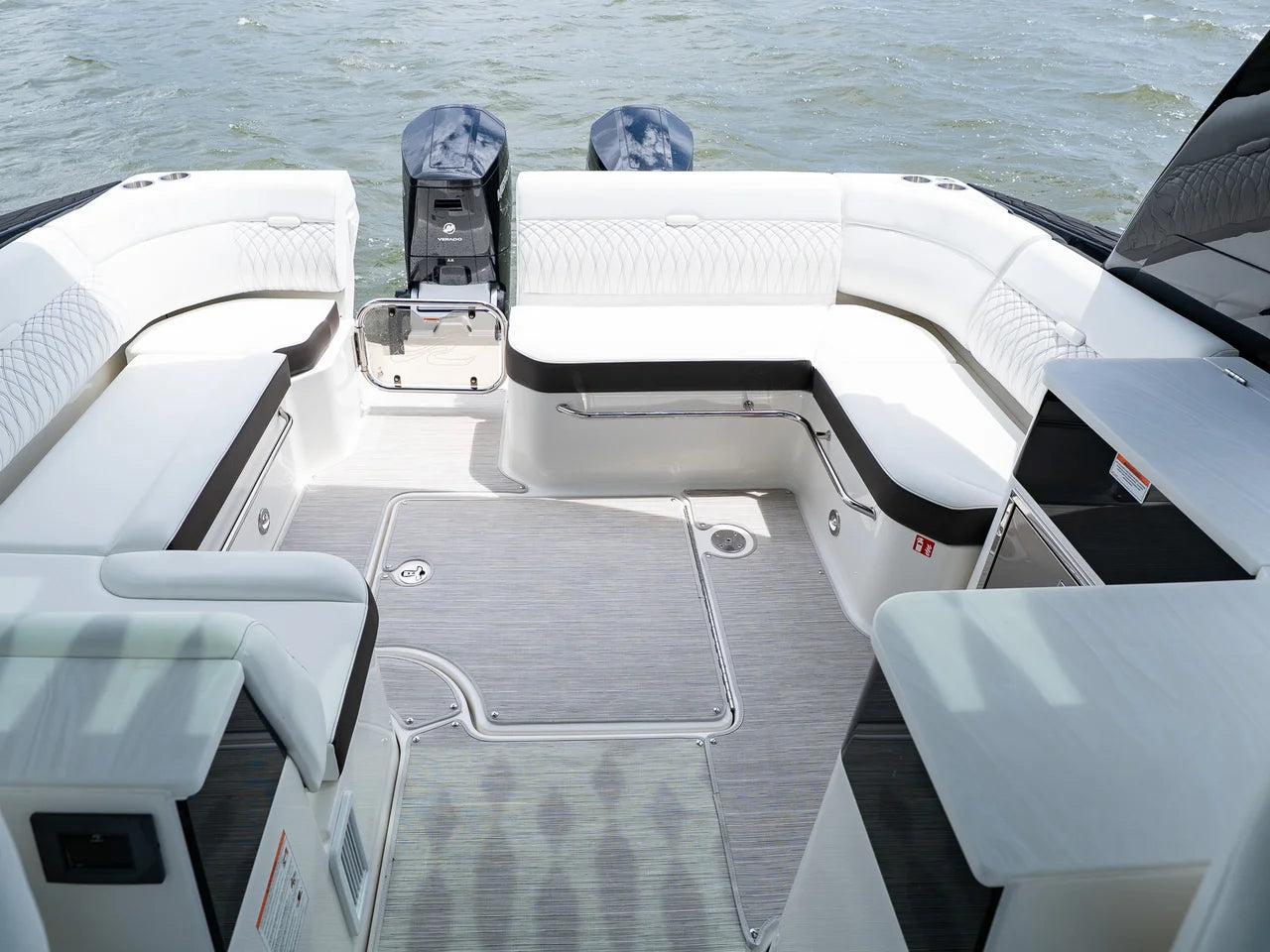 2026 Sea Ray Sundancer 370 Outboard 37.0 feet, Clearwater, Florida #23