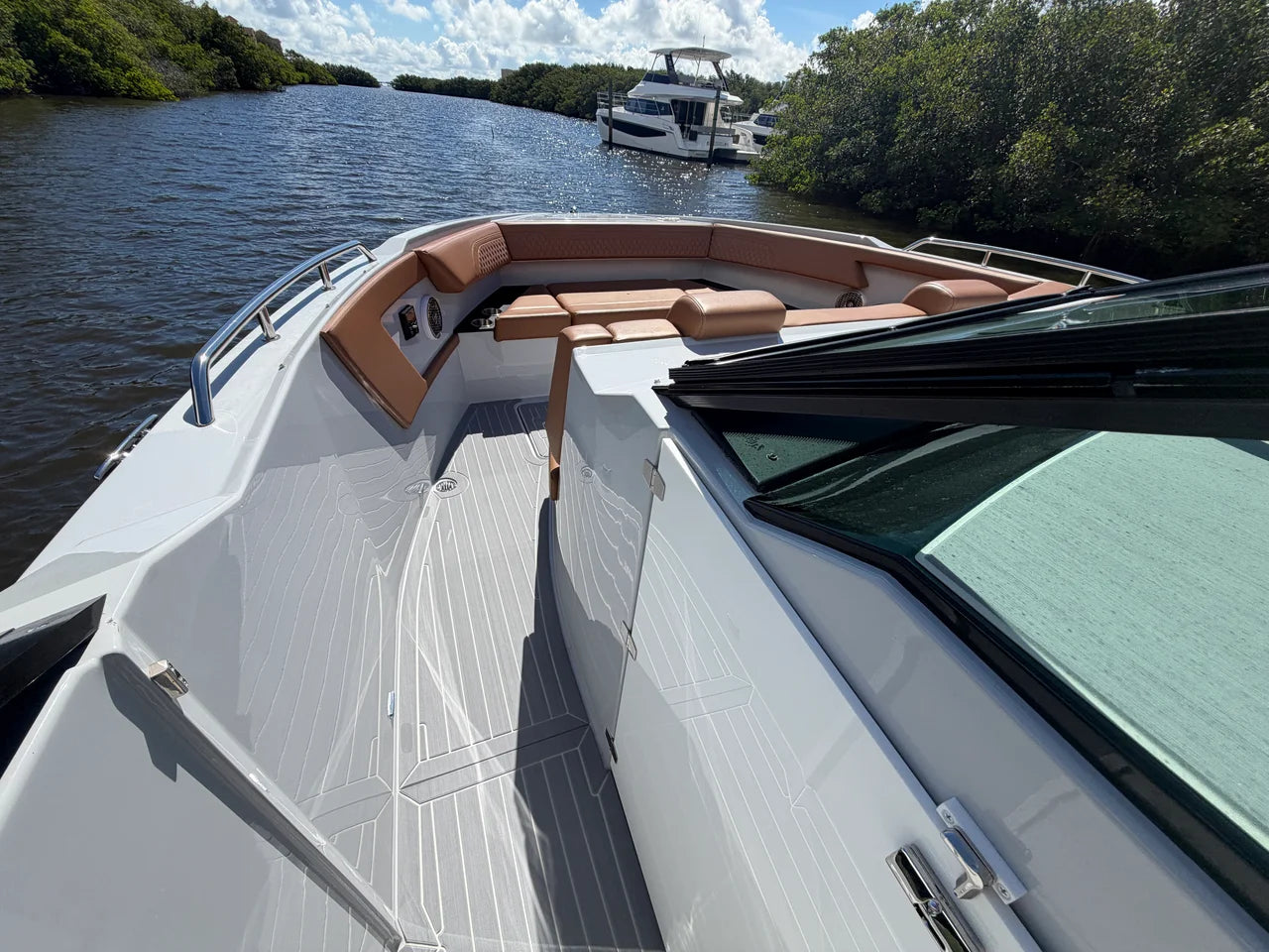 2024 Cruisers Yachts 34 GLS South Beach Outboard 34.0 feet, Clearwater, Florida #15