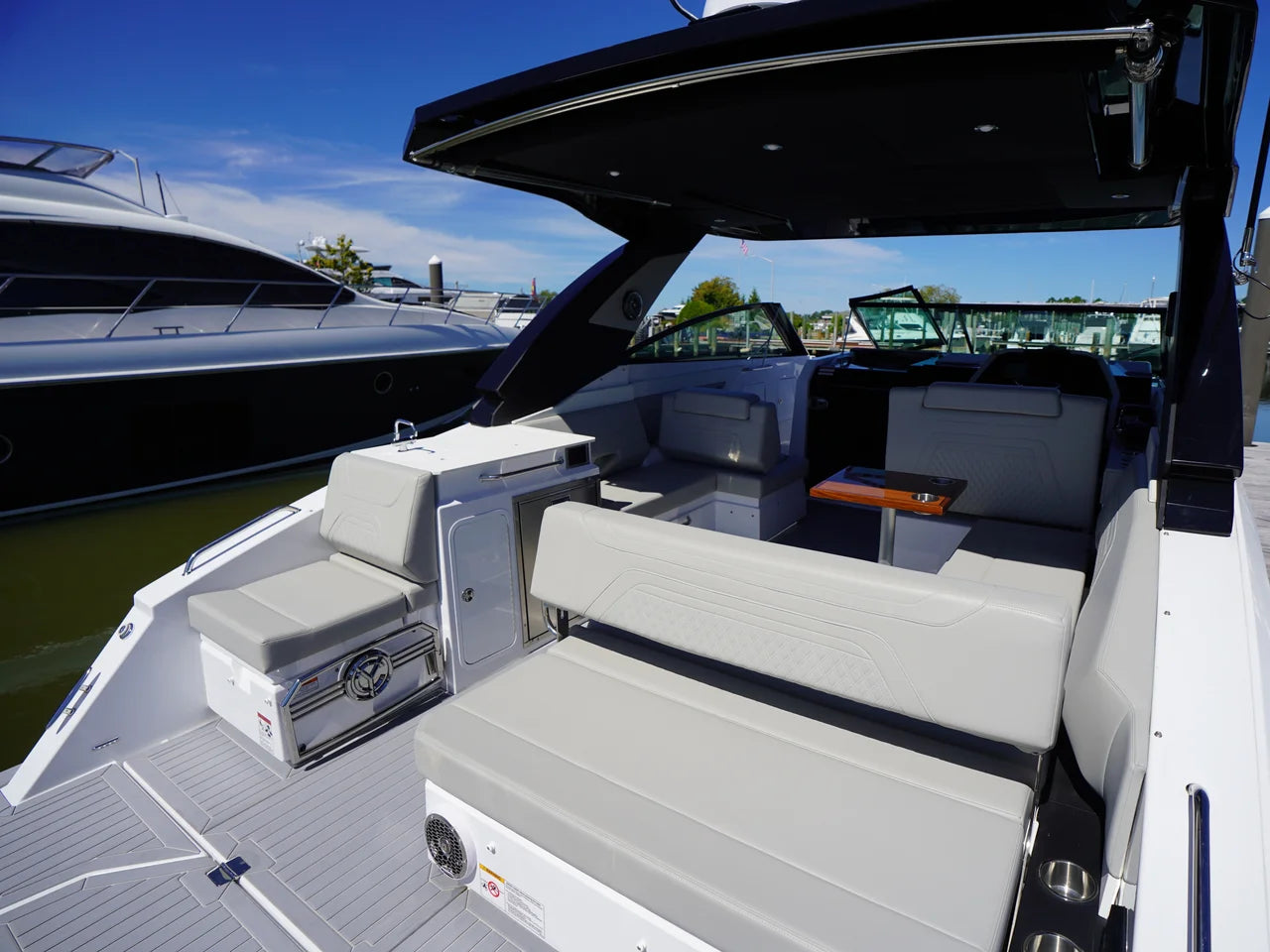 2026 Cruisers Yachts 34 GLS Outboard 34.0 feet, Grasonville, MD #14