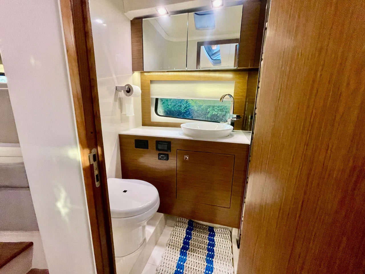 2016 Cruisers Yachts 390 EXPRESS COUPE 39.0 feet, Stuart, FL #35