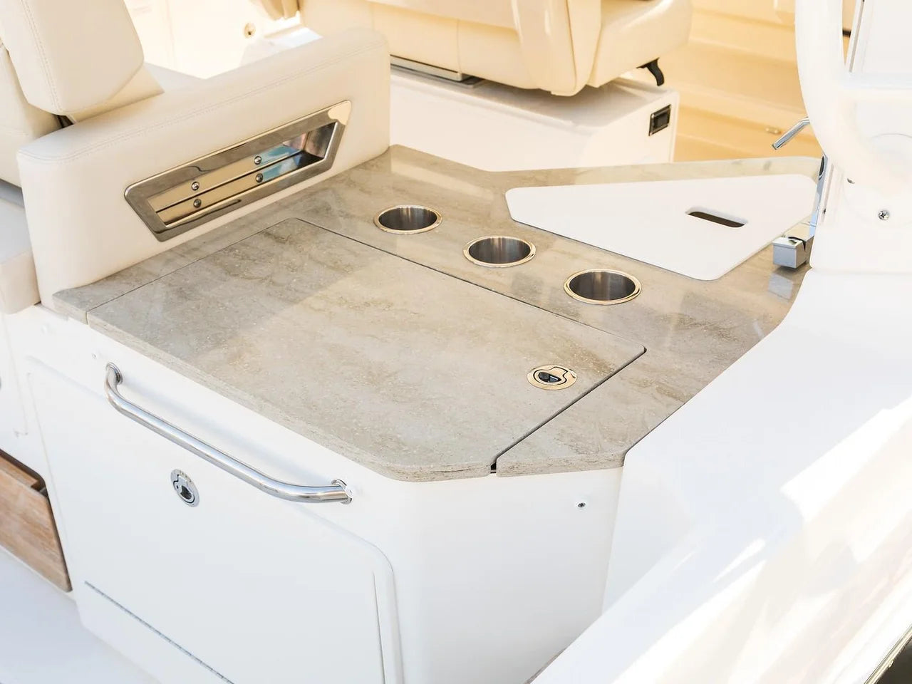 2026 Boston Whaler 350 Realm 35.0 feet, Inuvik, Northwest Territories #18