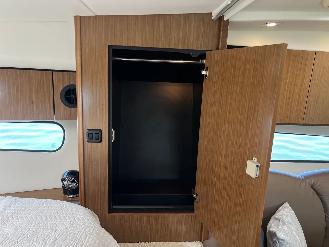 2018 Cruisers Yachts 35 EXPRESS 35.0 feet, Lewisville, TX #50