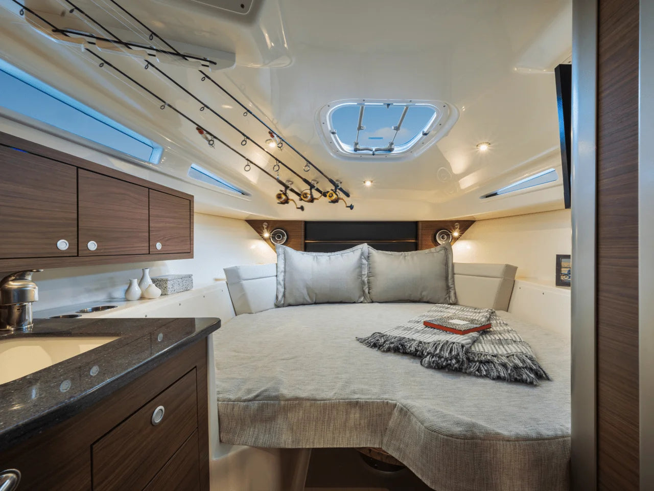 2026 Boston Whaler 325 Conquest 32.0 feet, Inuvik, Northwest Territories #40