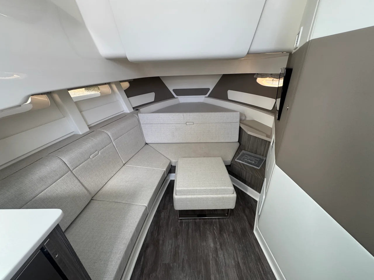 2025 Sea Ray 370 SUNDANCER OB 39.0 feet, Somers Point, New Jersey #30