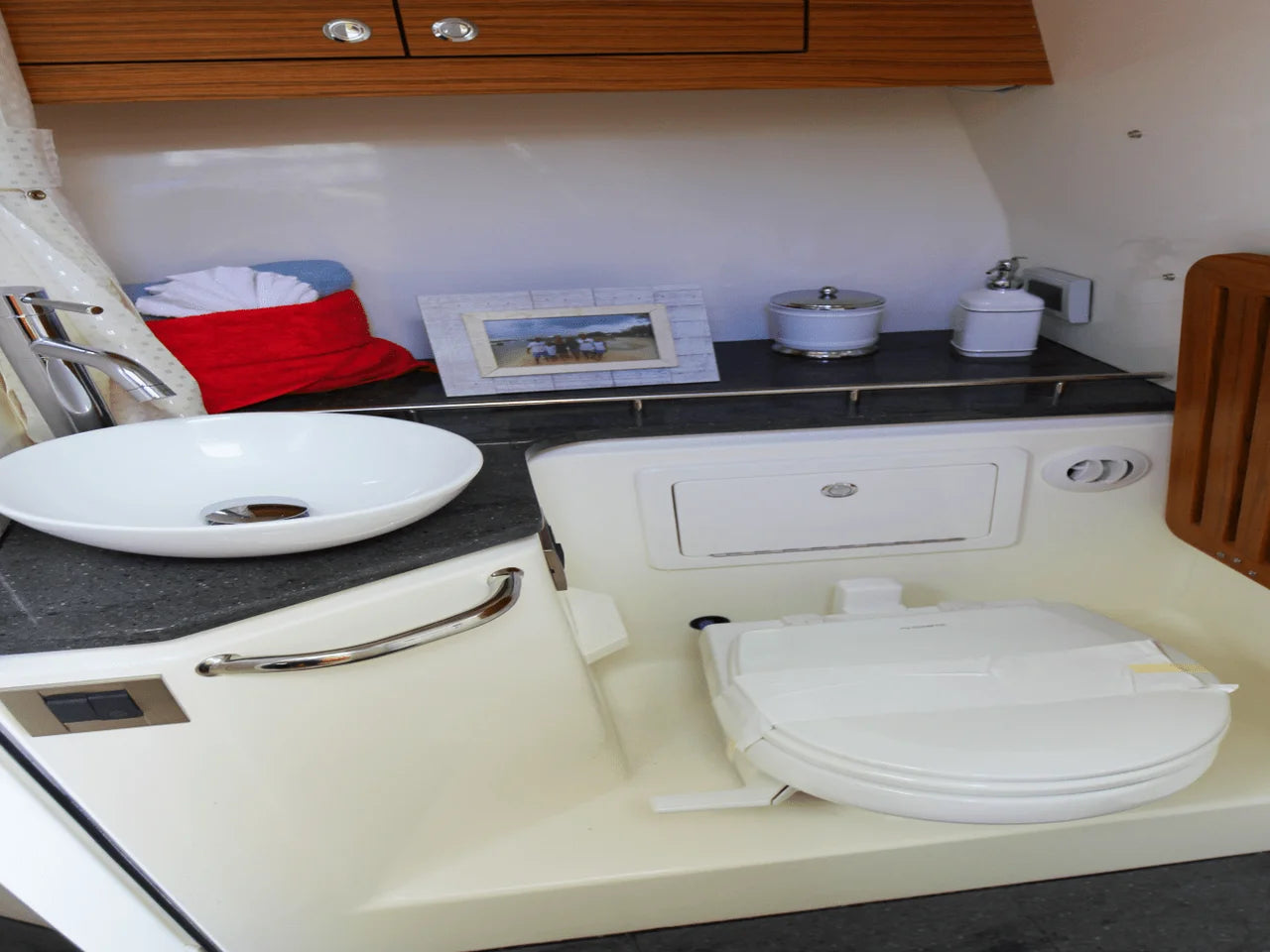 2026 Boston Whaler 380 Realm 38.0 feet, Inuvik, Northwest Territories #126
