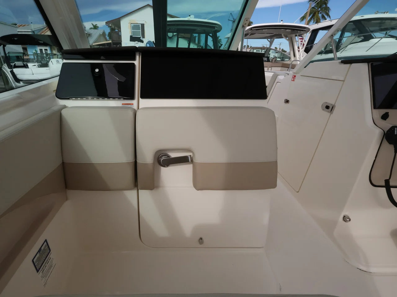 2027 Boston Whaler 280 Vantage 27.0 feet, Naples, Florida #25