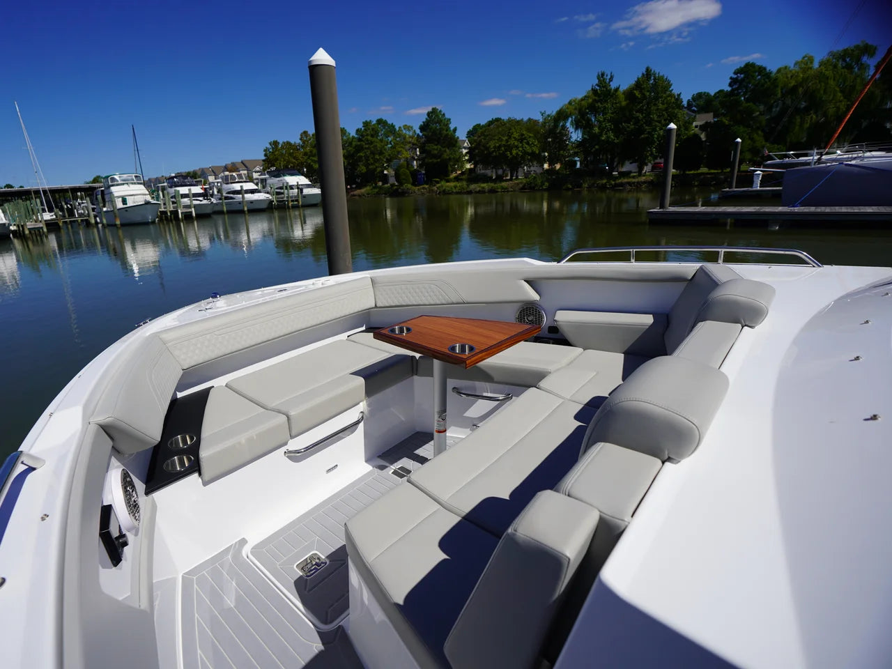 2026 Cruisers Yachts 34 GLS Outboard 34.0 feet, Grasonville, MD #59