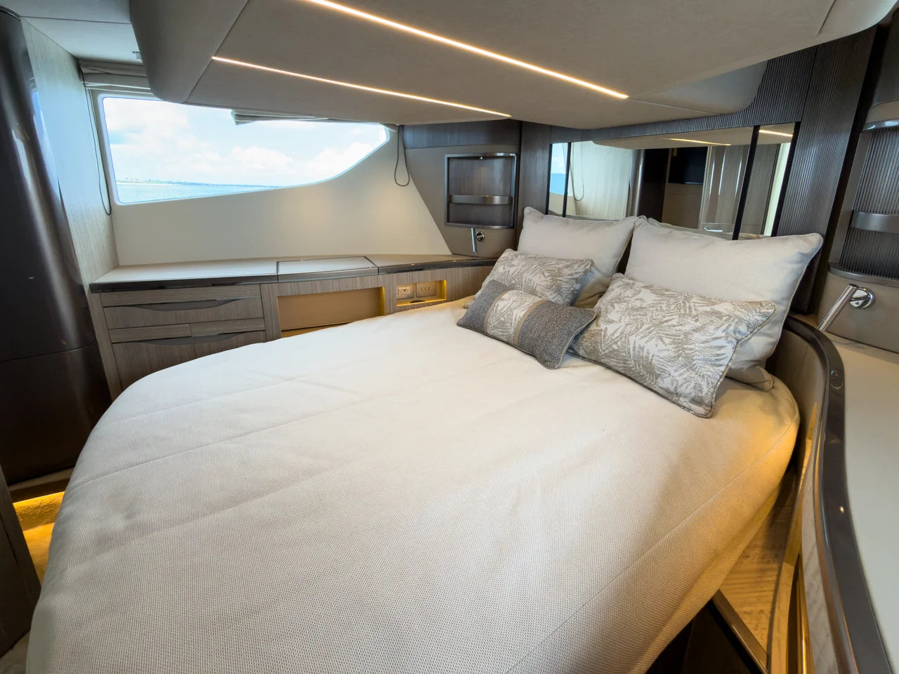 2027 Galeon 520FLY 52.0 feet, Dania Beach, Florida #49
