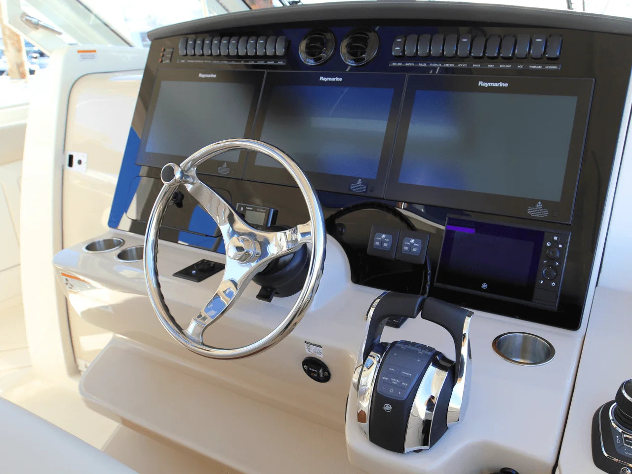 2026 Boston Whaler 380 Realm 38.0 feet, Inuvik, Northwest Territories #127