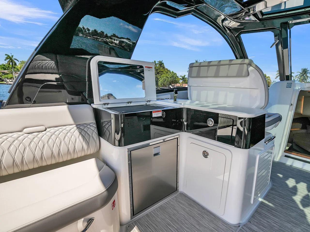 2026 Sea Ray Sundancer 370 Outboard 37.0 feet, Pompano Beach, Florida #14