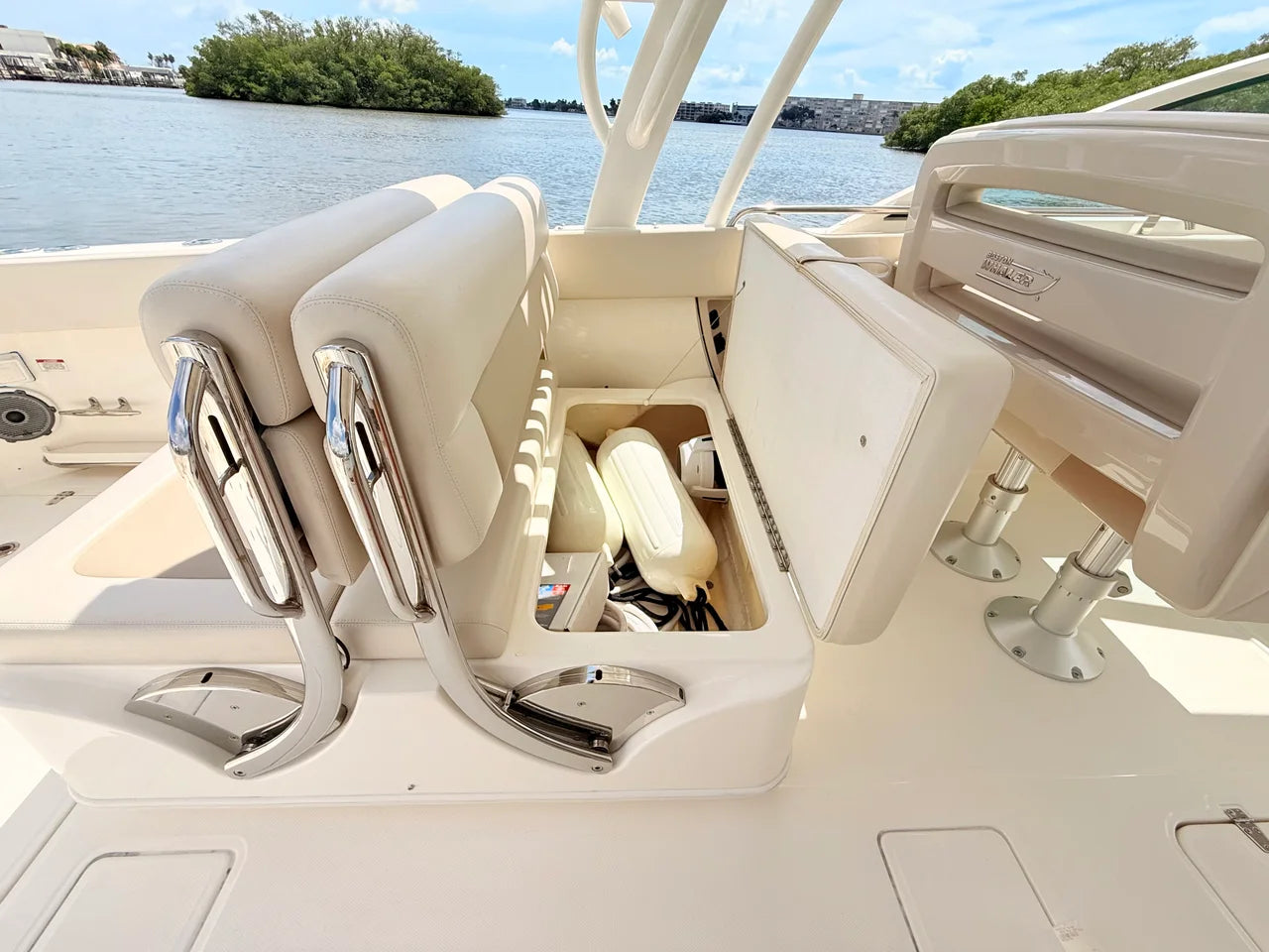 2024 Boston Whaler 320 Vantage 32.0 feet, St Petersburg, FL #35