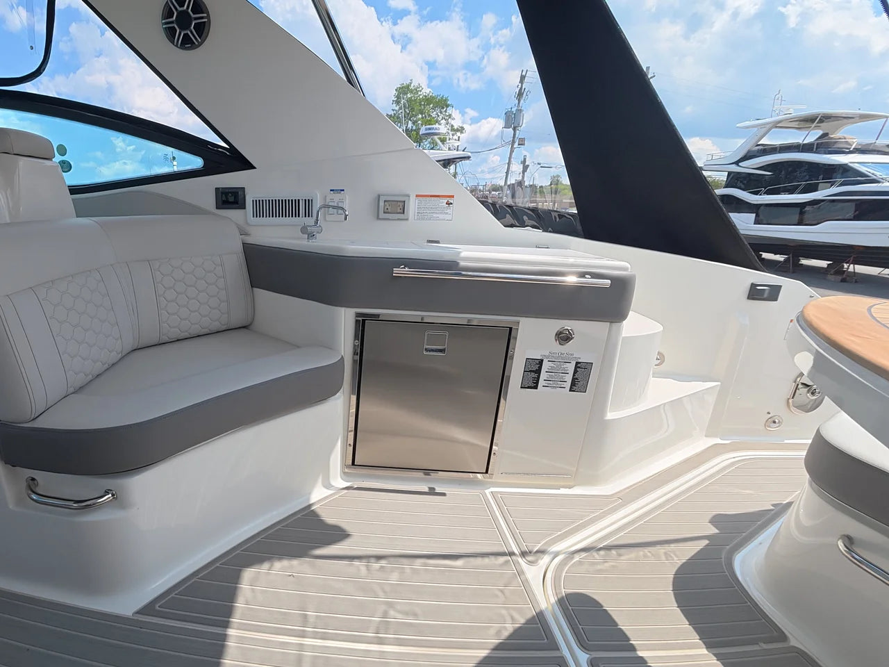 2026 Sea Ray Sundancer 320 Outboard 32.0 feet, Brick Township, New Jersey #9