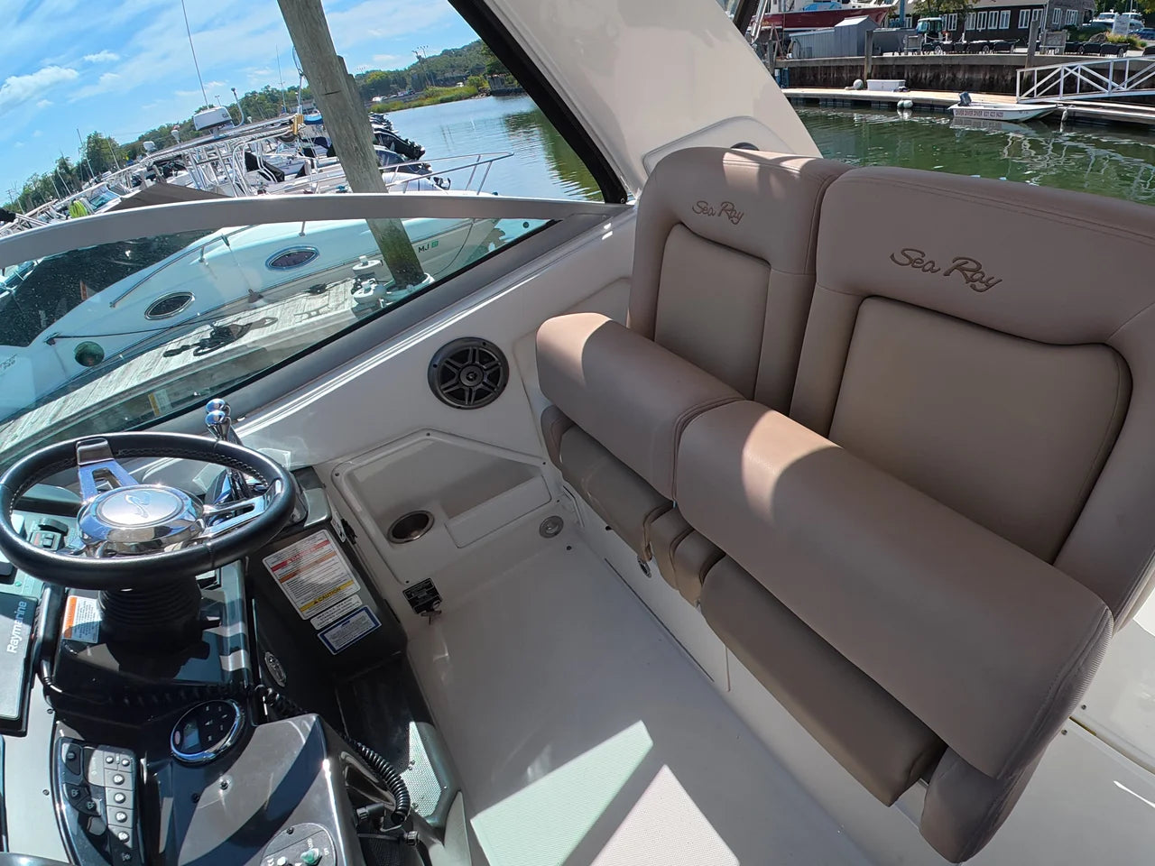 2016 Sea Ray 330 Sundancer 33.0 feet, Huntington, NY #18