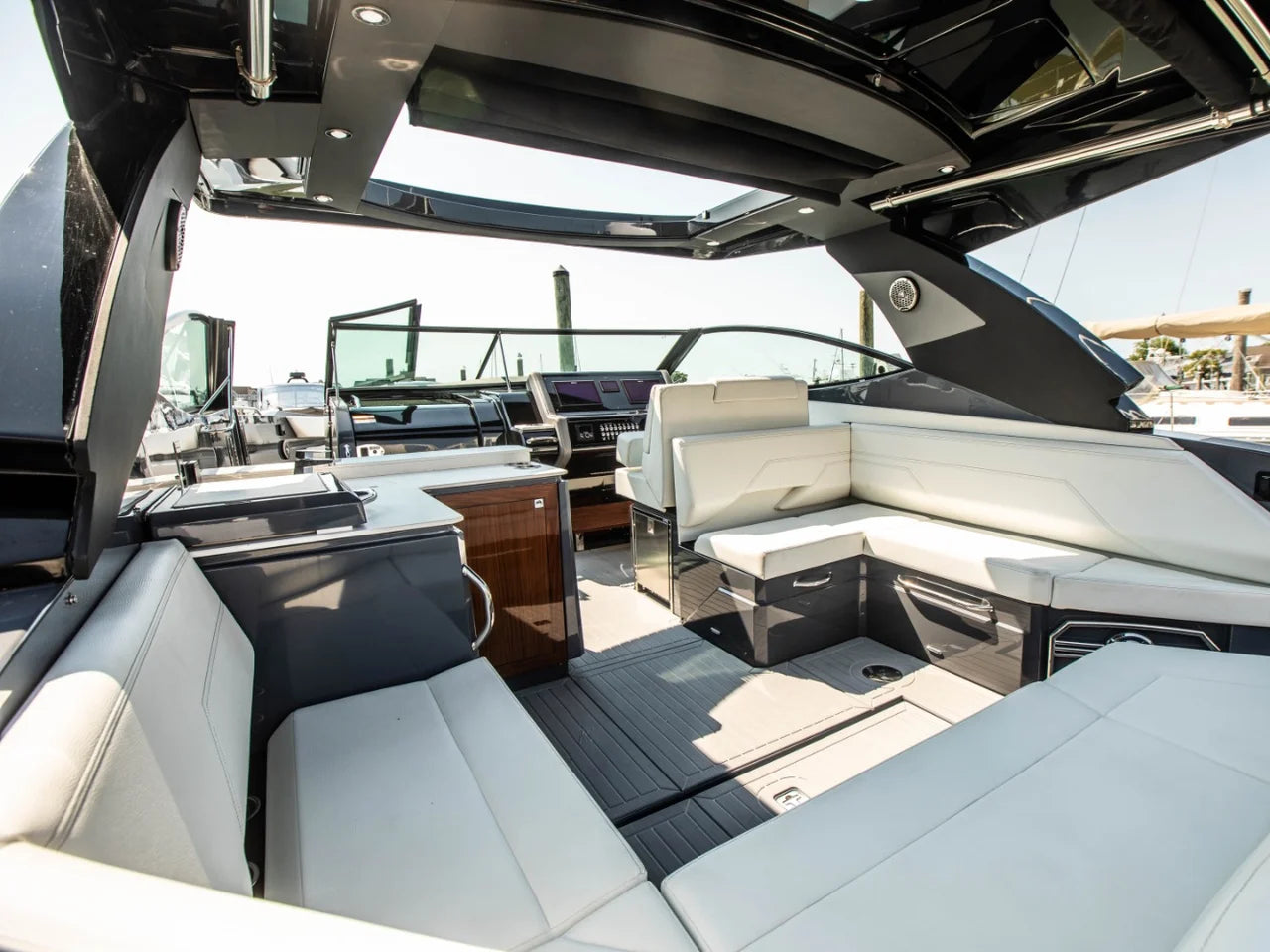 2024 Cruisers Yachts 38 GLS-OB SB 38.0 feet, Somers Point, New Jersey #28