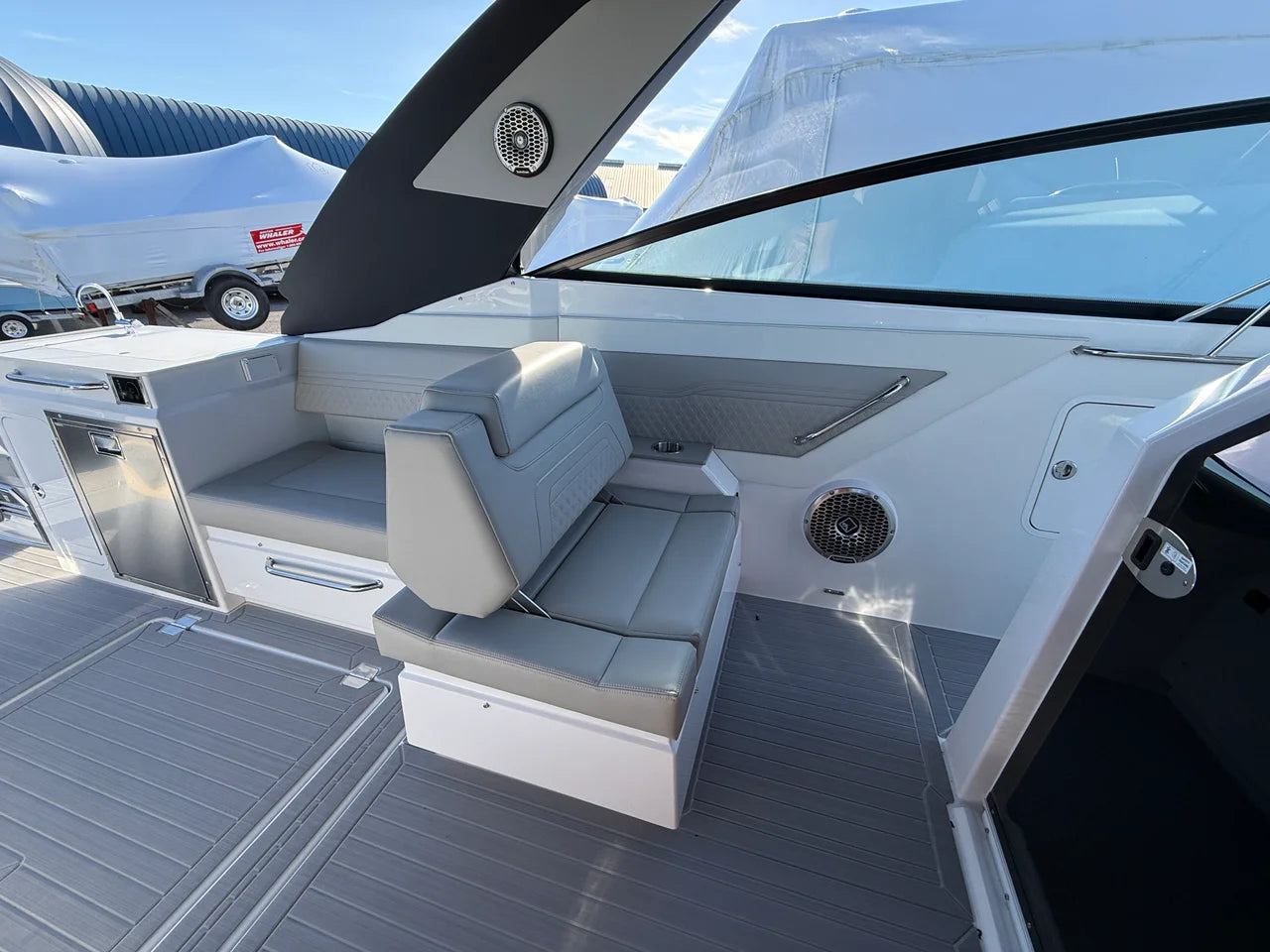 2027 Cruisers Yachts 34 GLS Outboard 34.0 feet, Venice, Florida #18