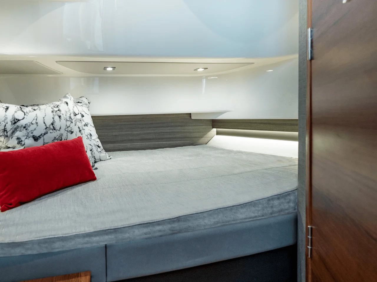 2025 Tiara Yachts LS 34 34.0 feet, Inuvik, Northwest Territories #80