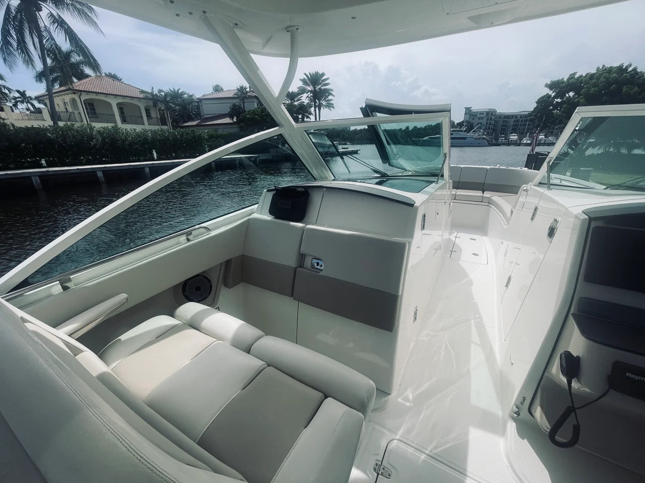 2022 Boston Whaler 320 VANTAGE 32.0 feet, Delray Beach, FL #16