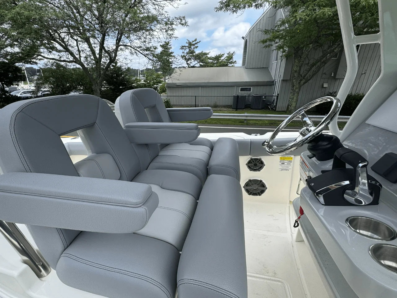 2026 Boston Whaler 250 Outrage 25.0 feet, Huntington, NY #17