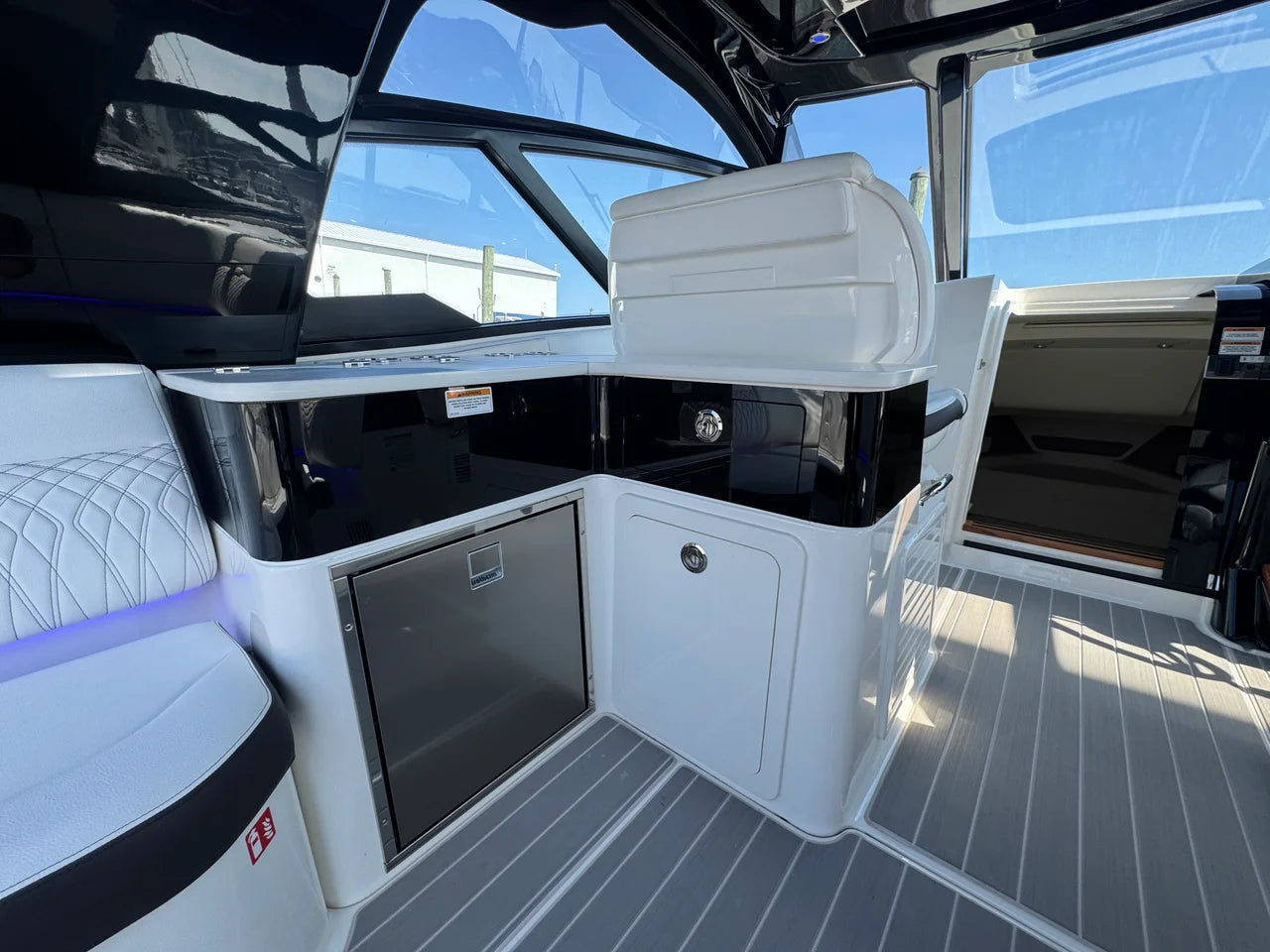 2025 Sea Ray 370 SUNDANCER OB 39.0 feet, Somers Point, New Jersey #16