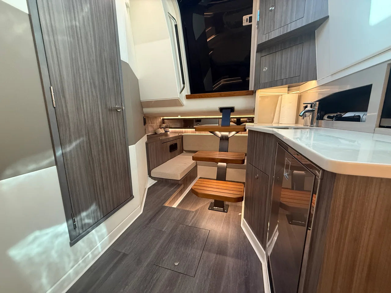 2022 Sea Ray 370 SUNDANCER OUTBOARD 37.0 feet, Cumming, GA #64