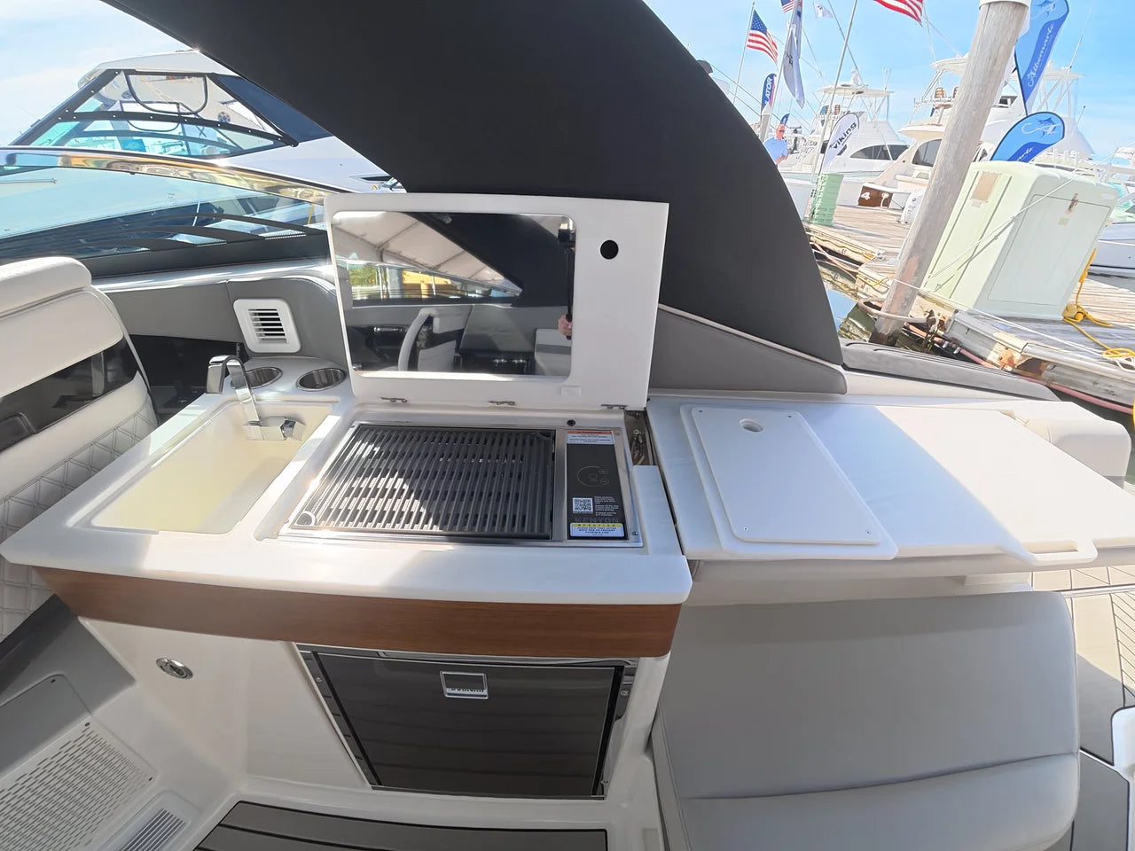 2027 Sea Ray SLX 360 Outboard 36.0 feet, Somers Point, New Jersey #16