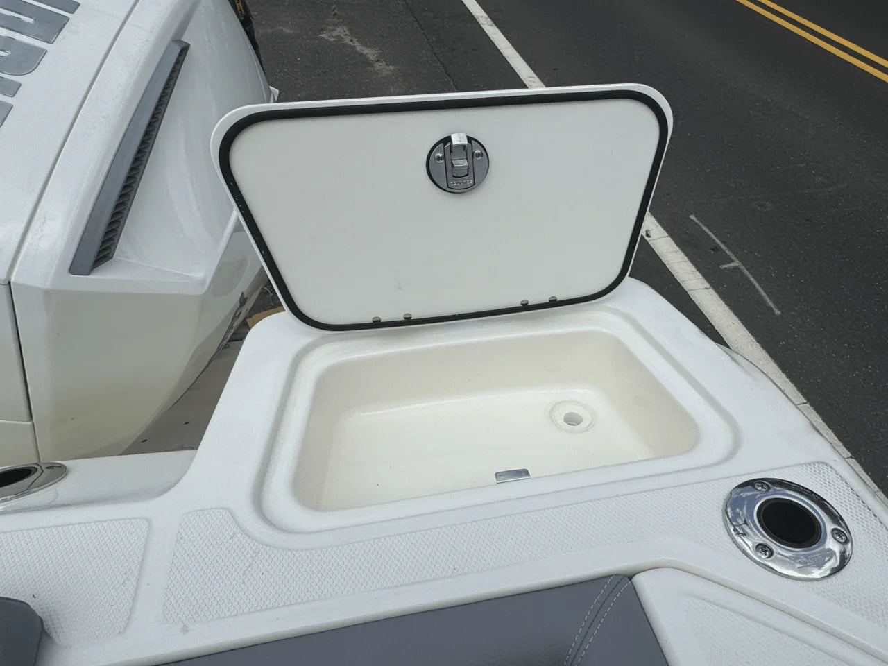 2026 Boston Whaler 250 Outrage 25.0 feet, Huntington, NY #13
