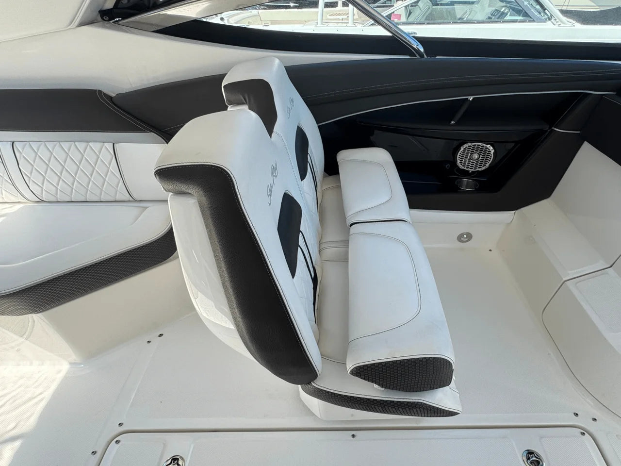 2017 Sea Ray SLX 350 OB 35.0 feet, Huntington, NY #21
