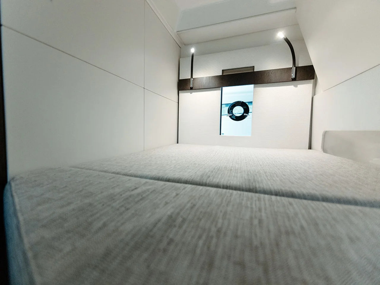 2027 Ducari 37 XIV 37.0 feet, Miami, FL #21