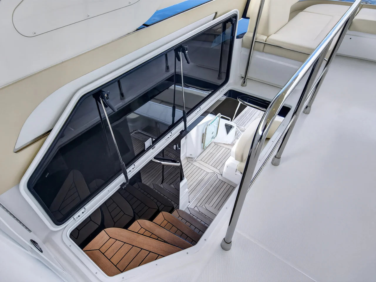 2026 Cruisers Yachts 57 FLY 57.0 feet, Stuart, Florida #84