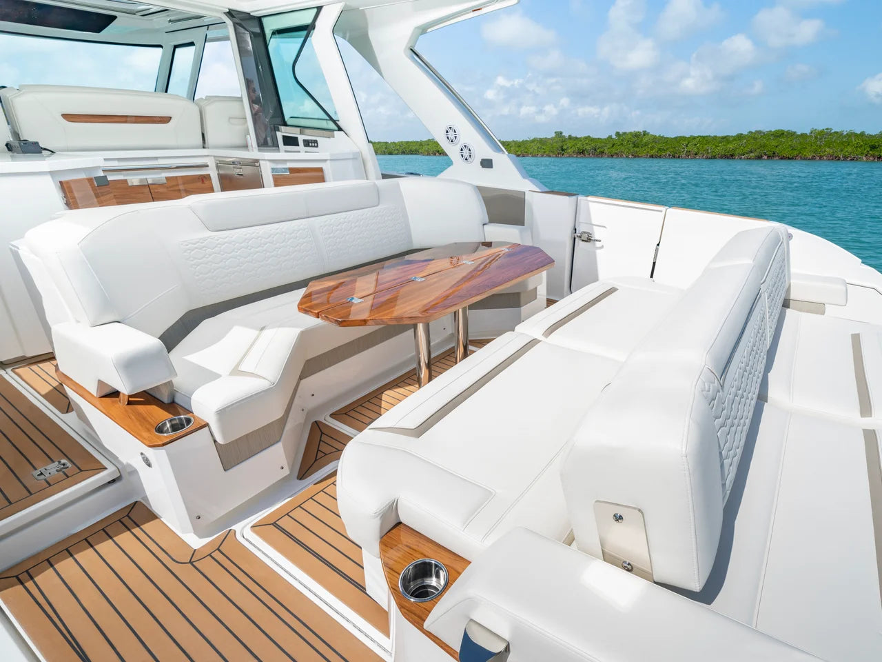 2026 Tiara Yachts 48 LS 48.0 feet, Inuvik, Northwest Territories #9