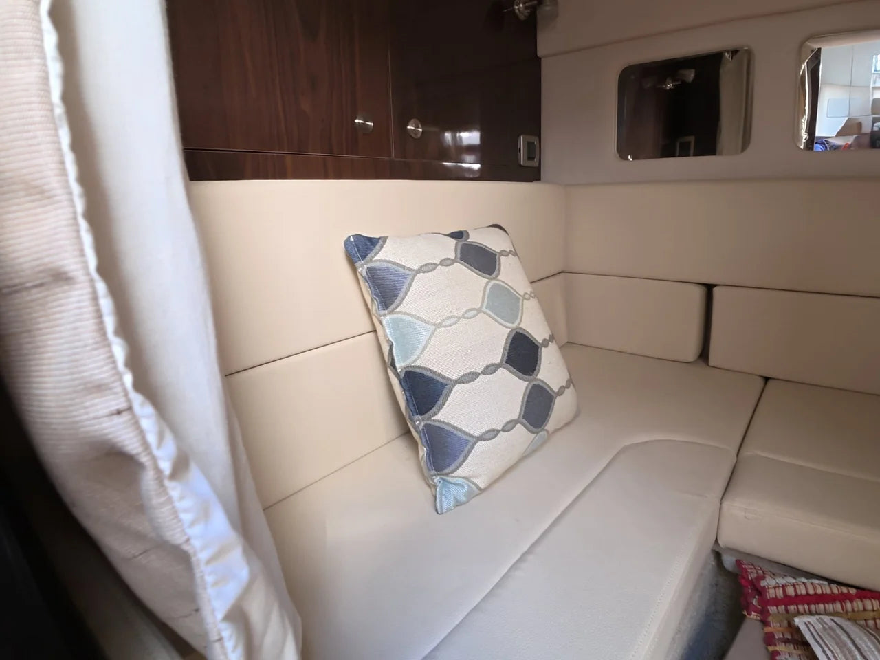 2016 Sea Ray 330 Sundancer 33.0 feet, Huntington, NY #33