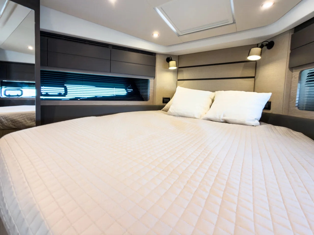 2027 Azimut A45 45.0 feet, Fort Myers, FL #28